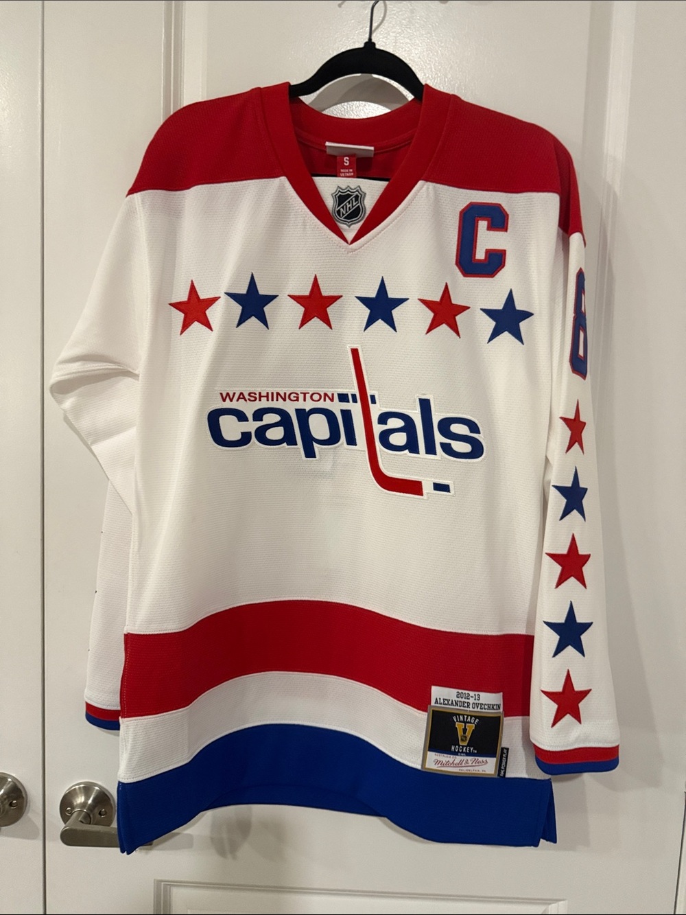 Mitchell & Ness NHL Alex Ovechkin #8 size S jersey